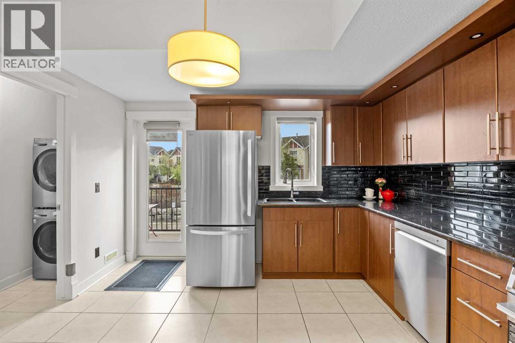 768 73 Street Sw, Calgary, Alberta  T3H 5V9 - Photo 12 - A2314518