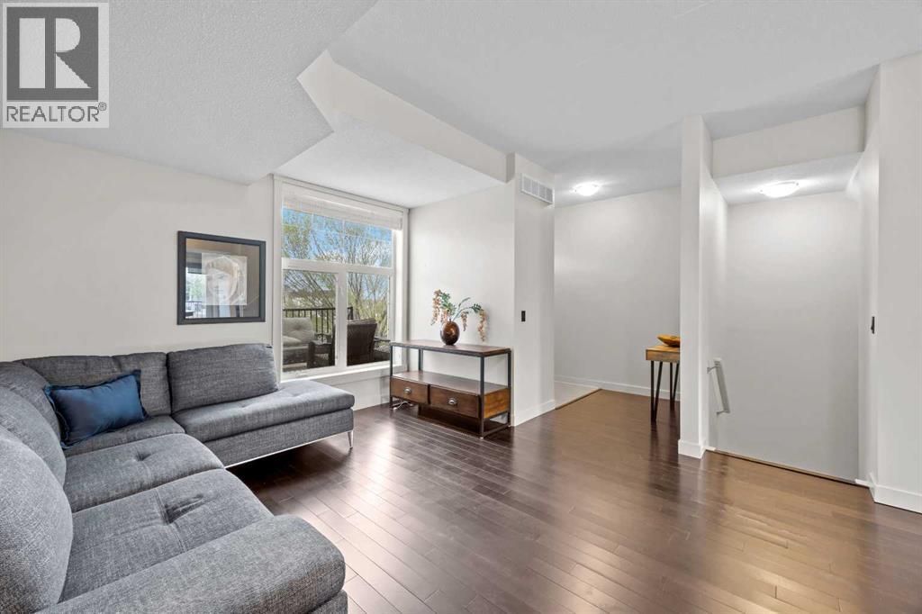 768 73 Street Sw, Calgary, Alberta  T3H 5V9 - Photo 6 - A2314518