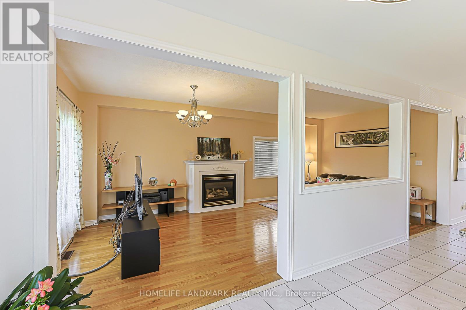 81 Eastpine Drive, Markham, Ontario  L3R 4T2 - Photo 5 - N13215440