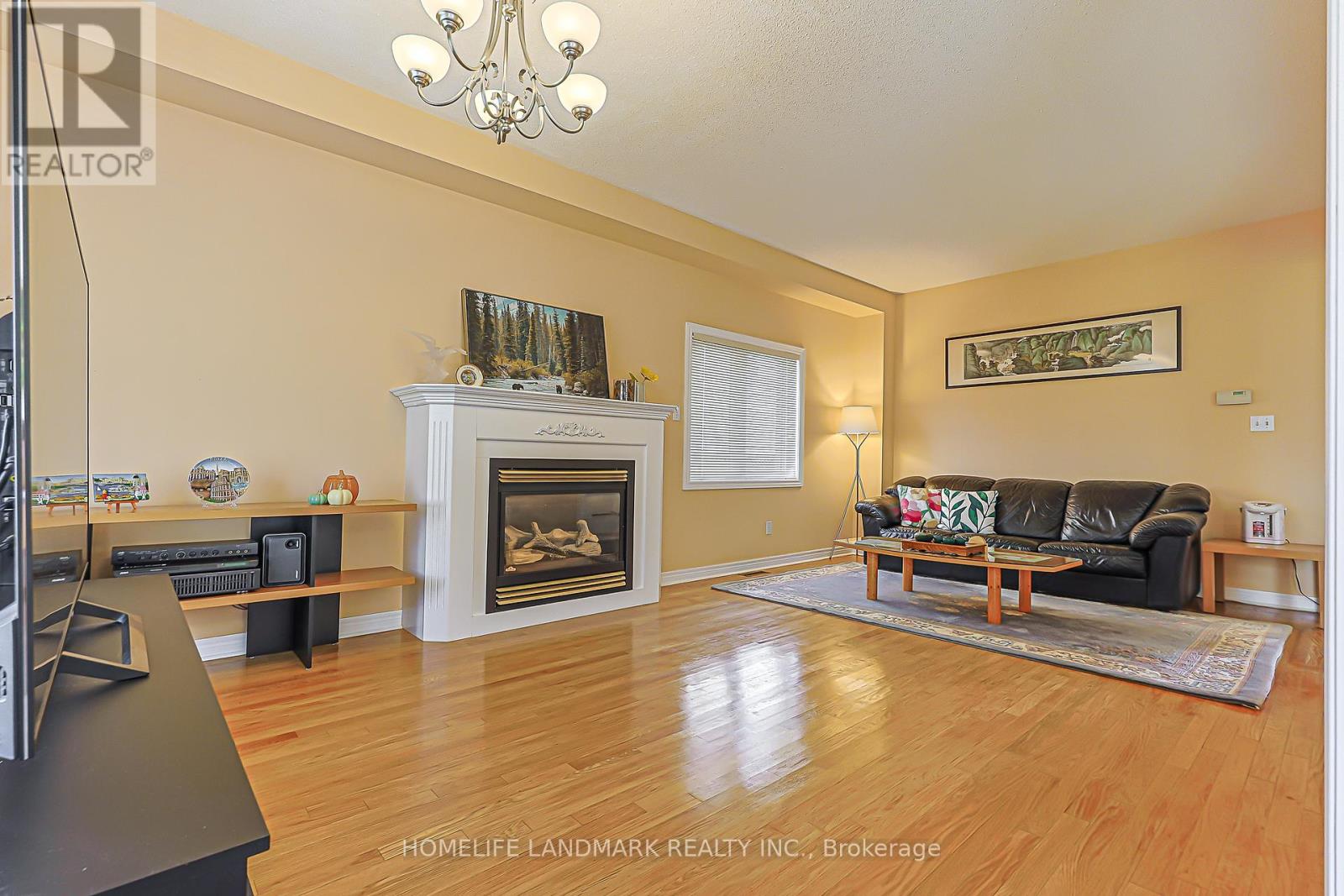 81 Eastpine Drive, Markham, Ontario  L3R 4T2 - Photo 7 - N13215440