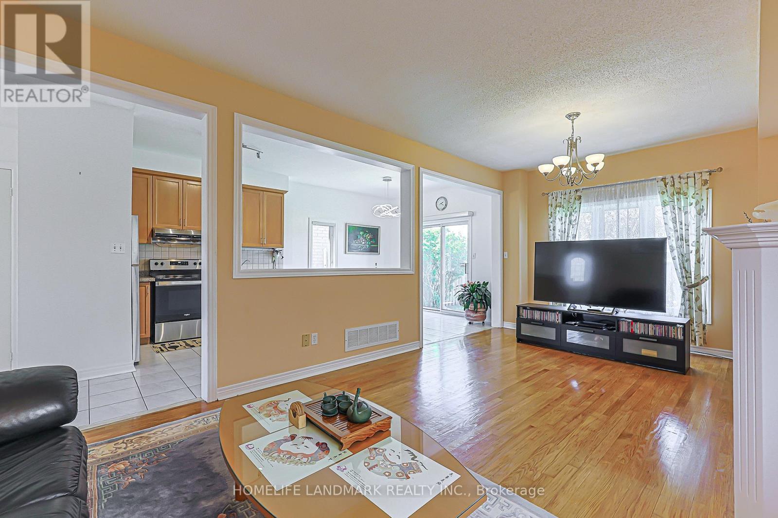 81 Eastpine Drive, Markham, Ontario  L3R 4T2 - Photo 8 - N13215440