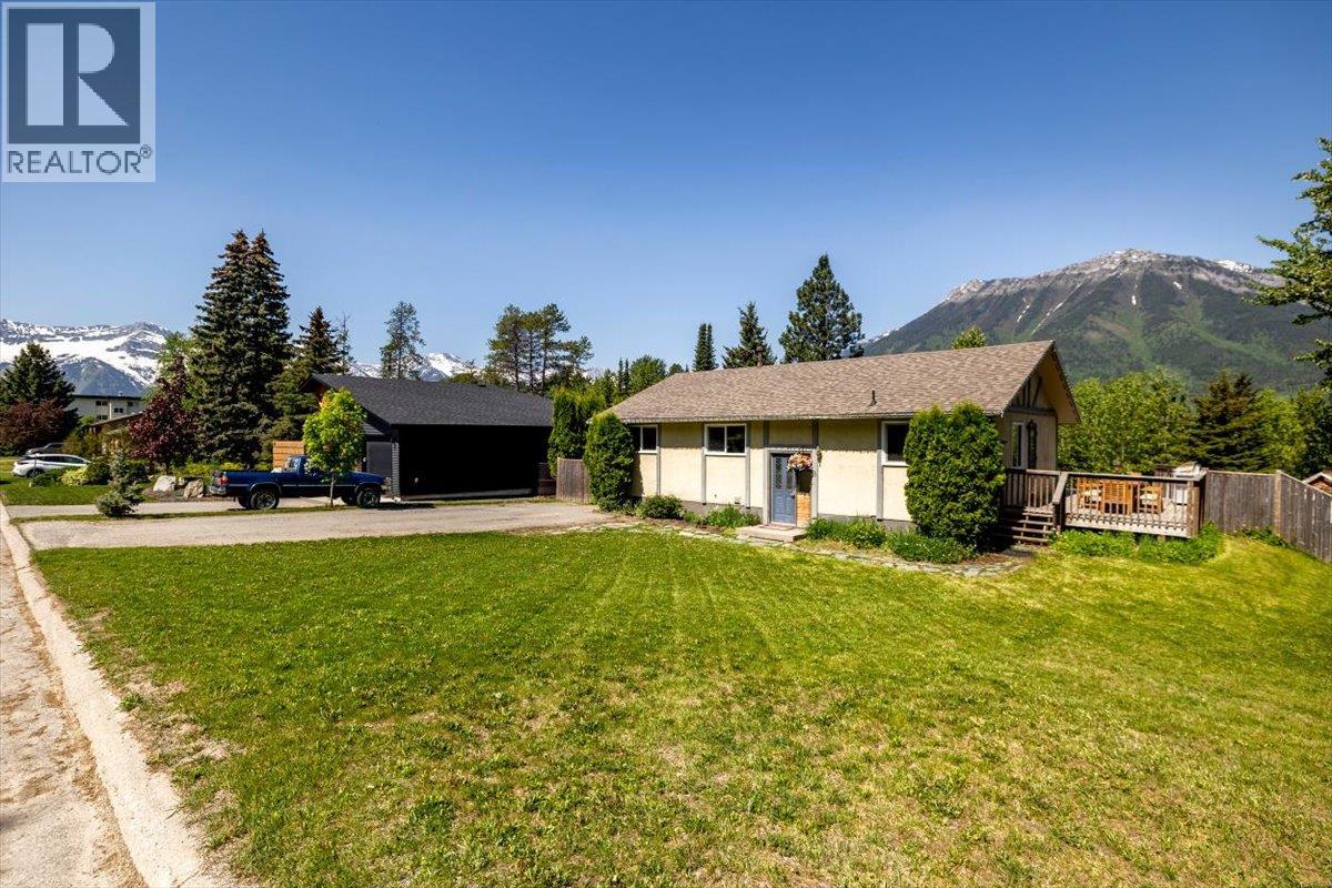 69 Ridgemont Drive, Fernie, British Columbia  V0B 1M2 - Photo 4 - 10389425
