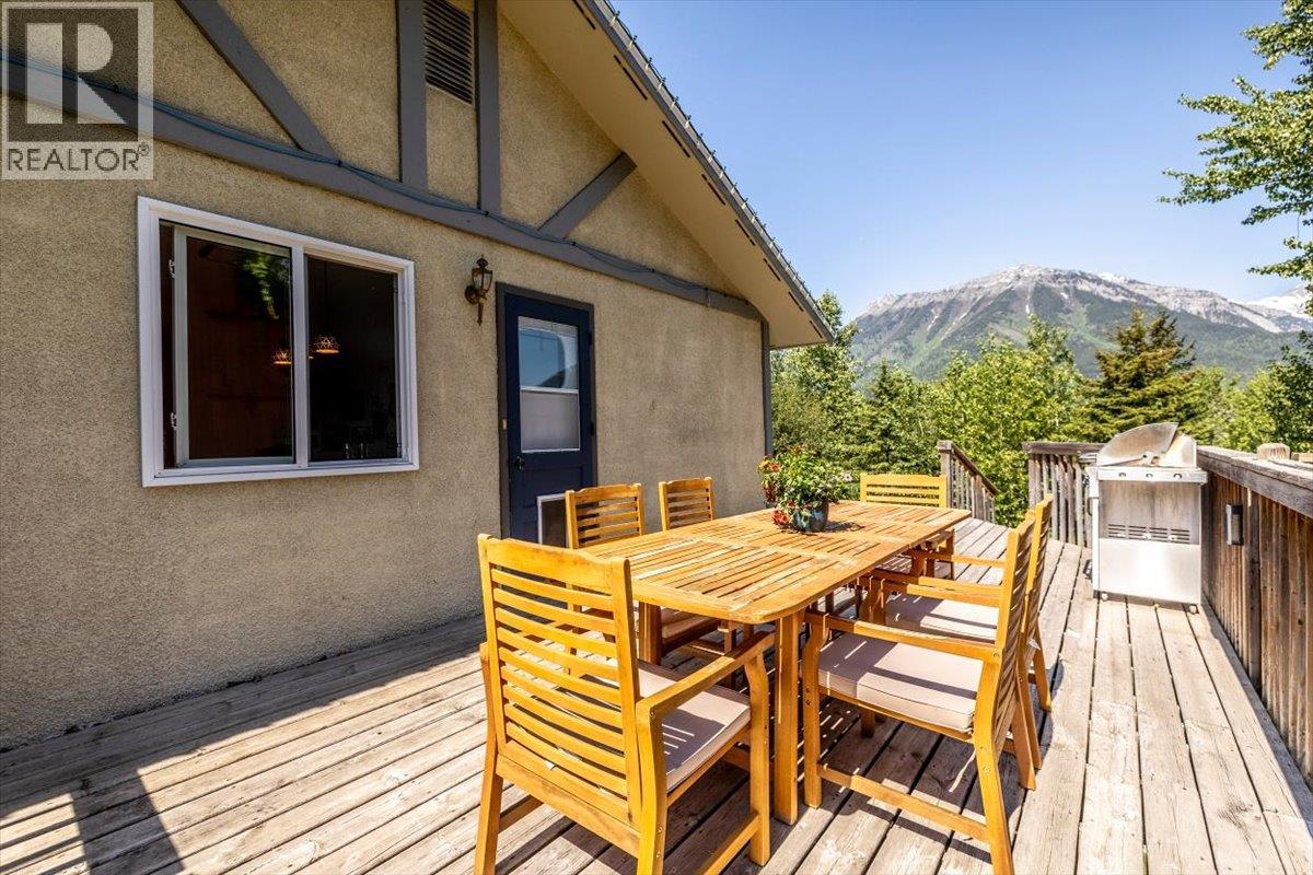 69 Ridgemont Drive, Fernie, British Columbia  V0B 1M2 - Photo 7 - 10389425