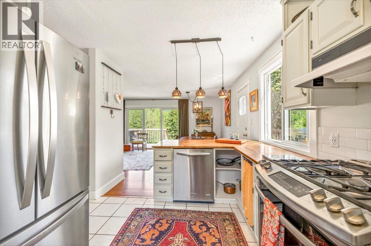 69 Ridgemont Drive, Fernie, British Columbia  V0B 1M2 - Photo 16 - 10389425