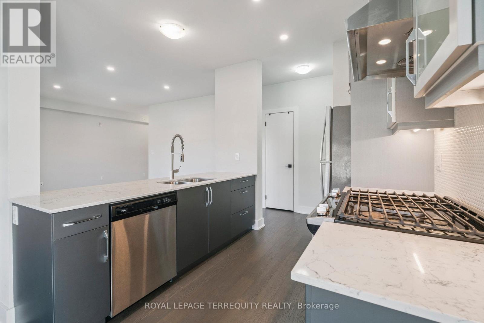 102 - 6 Spice Way, Barrie, Ontario L9J 0J9 - Photo 23 - S13215374