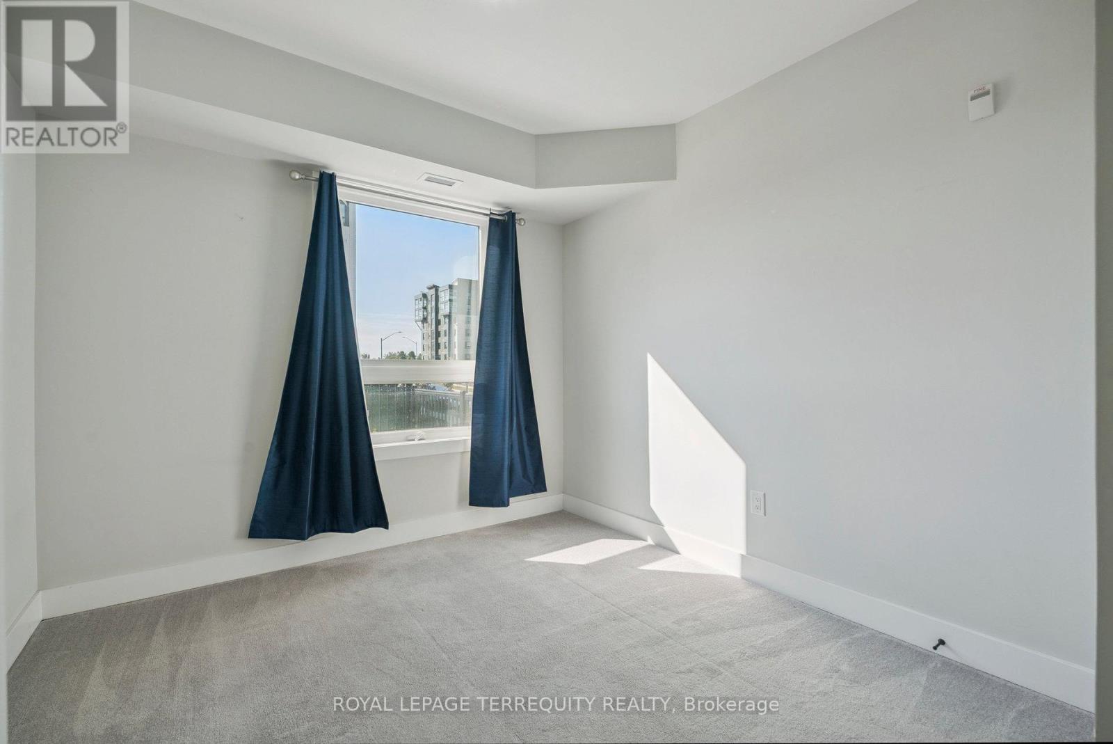 102 - 6 Spice Way, Barrie, Ontario L9J 0J9 - Photo 27 - S13215374