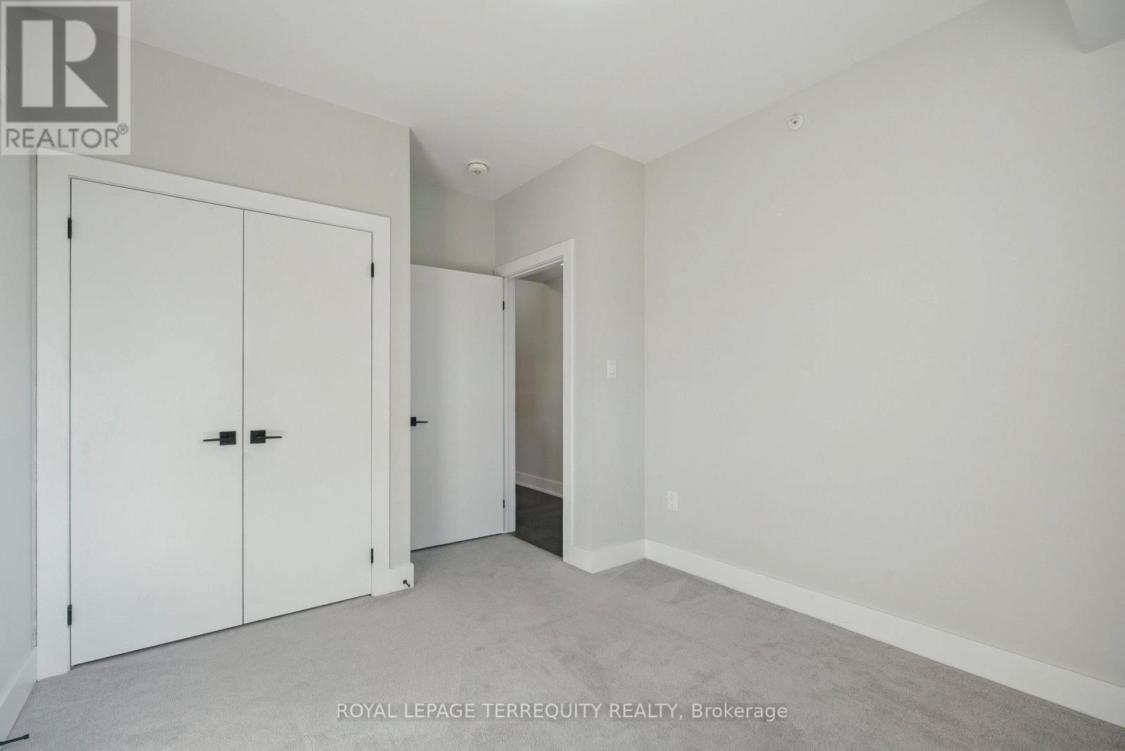 102 - 6 Spice Way, Barrie, Ontario L9J 0J9 - Photo 28 - S13215374