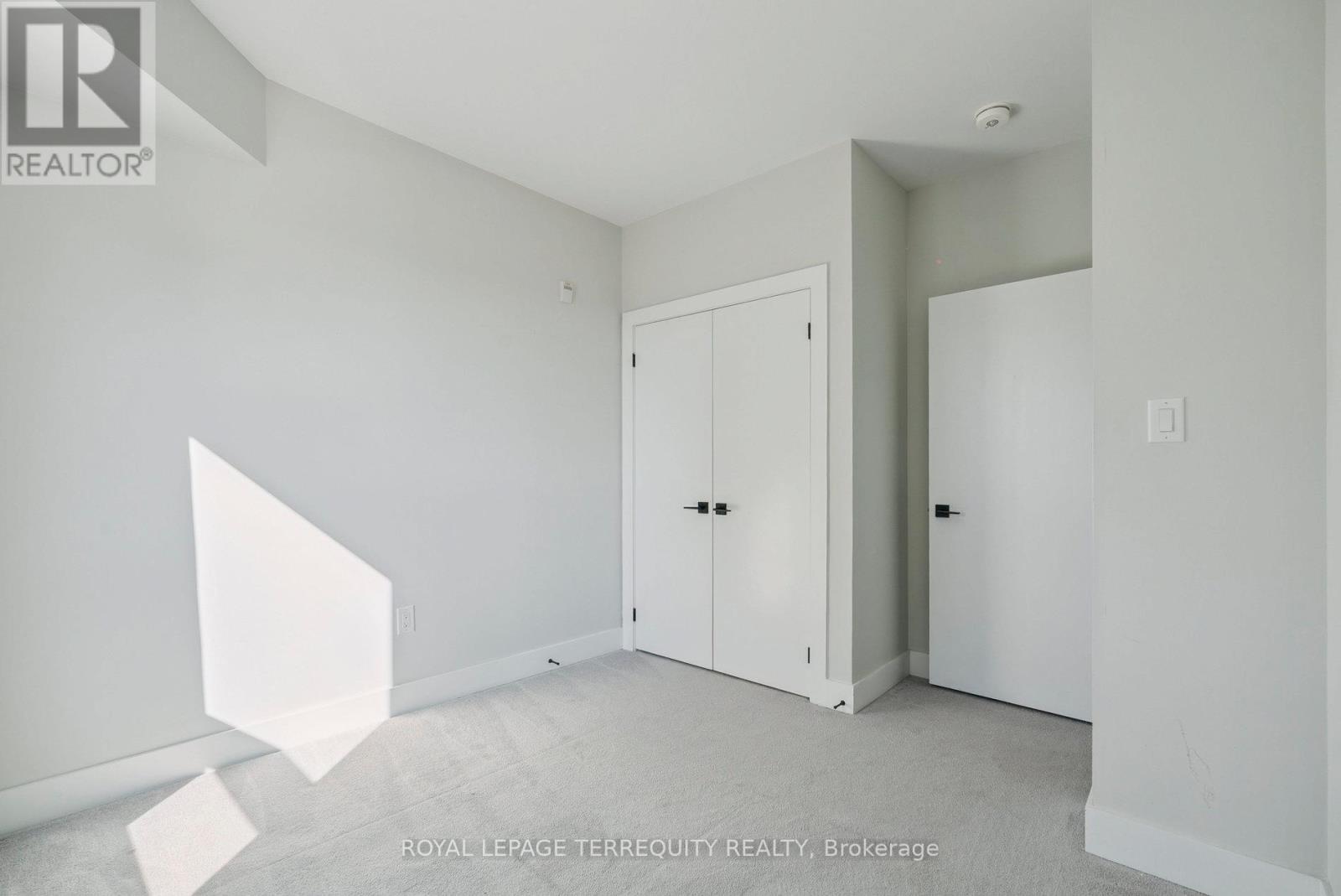 102 - 6 Spice Way, Barrie, Ontario L9J 0J9 - Photo 29 - S13215374