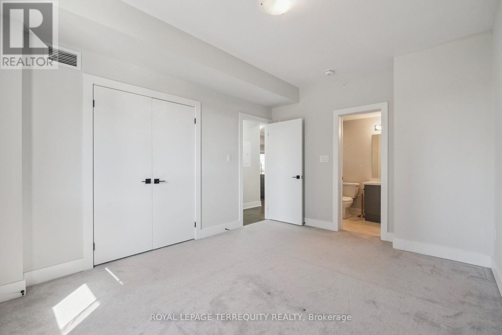 102 - 6 Spice Way, Barrie, Ontario L9J 0J9 - Photo 31 - S13215374