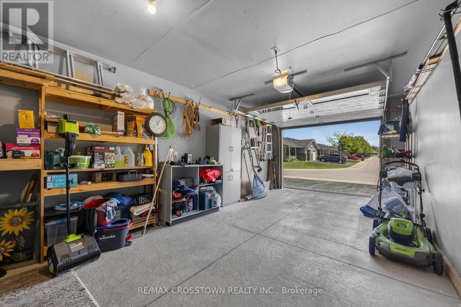 8 New York Avenue, Wasaga Beach, Ontario  L9Z 3A8 - Photo 40 - S13215444