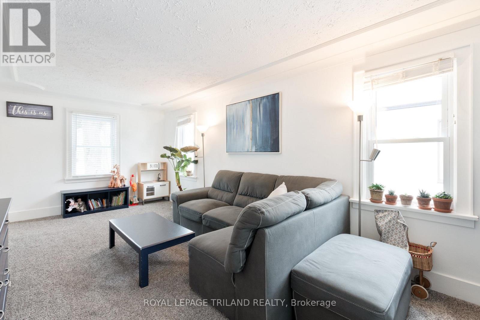 90 Locust Street, St. Thomas, Ontario  N5R 2C4 - Photo 10 - X12814406