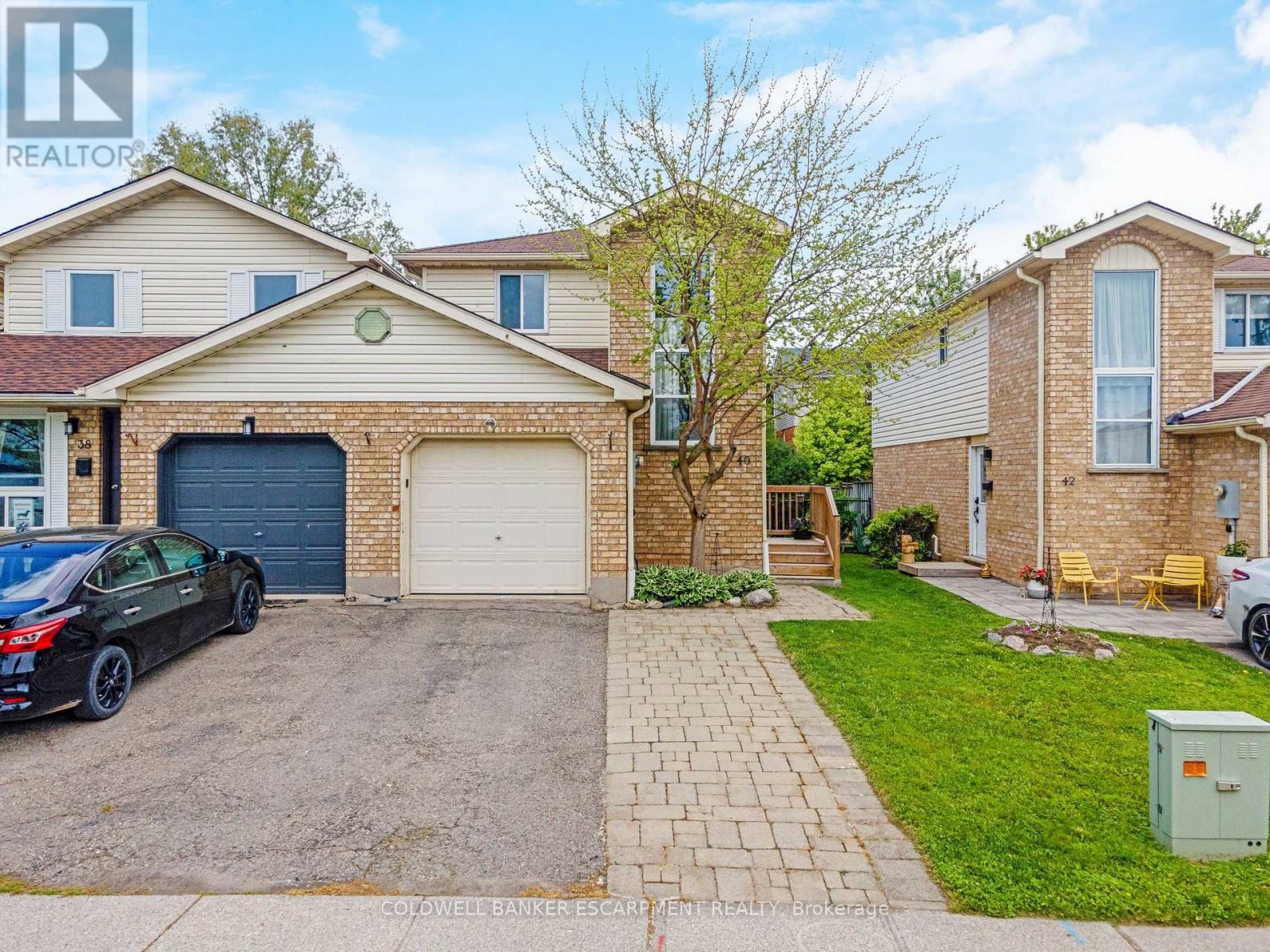 40 Danville Avenue, Halton Hills, Ontario  L7J 2W5 - Photo 2 - W13212086