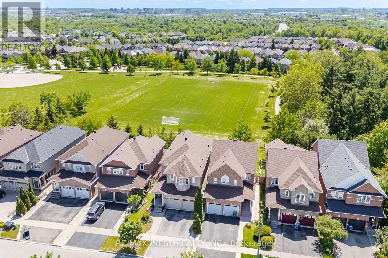 7288 Zinnia Place, Mississauga, Ontario  L5W 1K6 - Photo 2 - W13215376