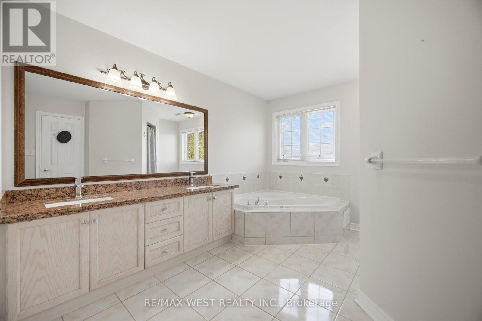7288 Zinnia Place, Mississauga, Ontario  L5W 1K6 - Photo 30 - W13215376