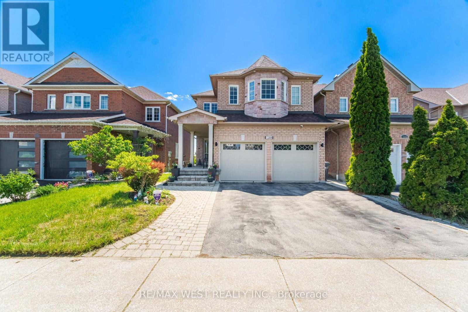 7288 Zinnia Place, Mississauga, Ontario  L5W 1K6 - Photo 4 - W13215376