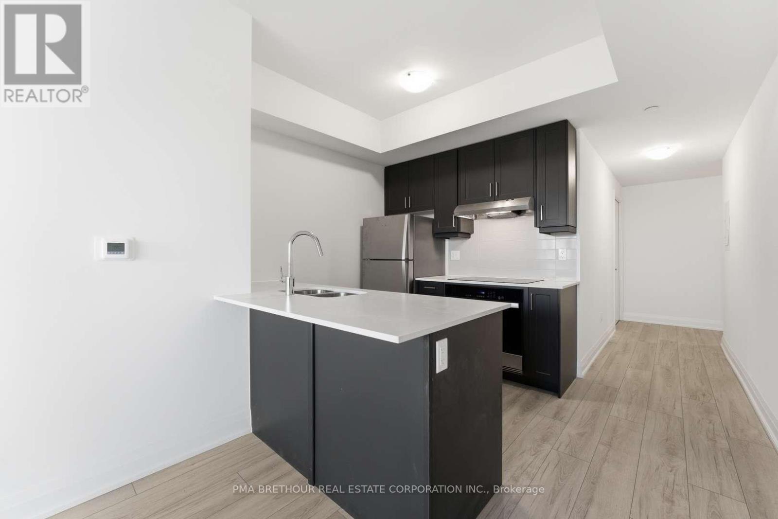 1812 - 1035 Southdown Road, Mississauga, Ontario  L5J 0A2 - Photo 4 - W13215380
