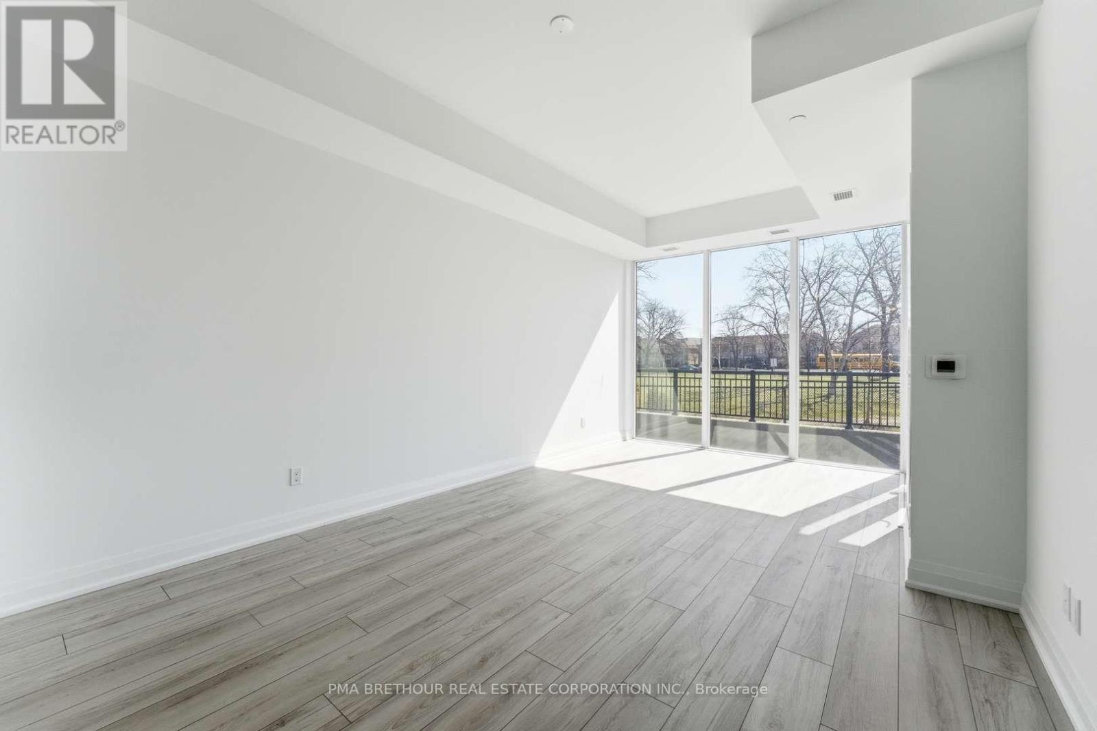 105 - 1035 Southdown Road, Mississauga, Ontario  L5J 0A2 - Photo 2 - W13215394