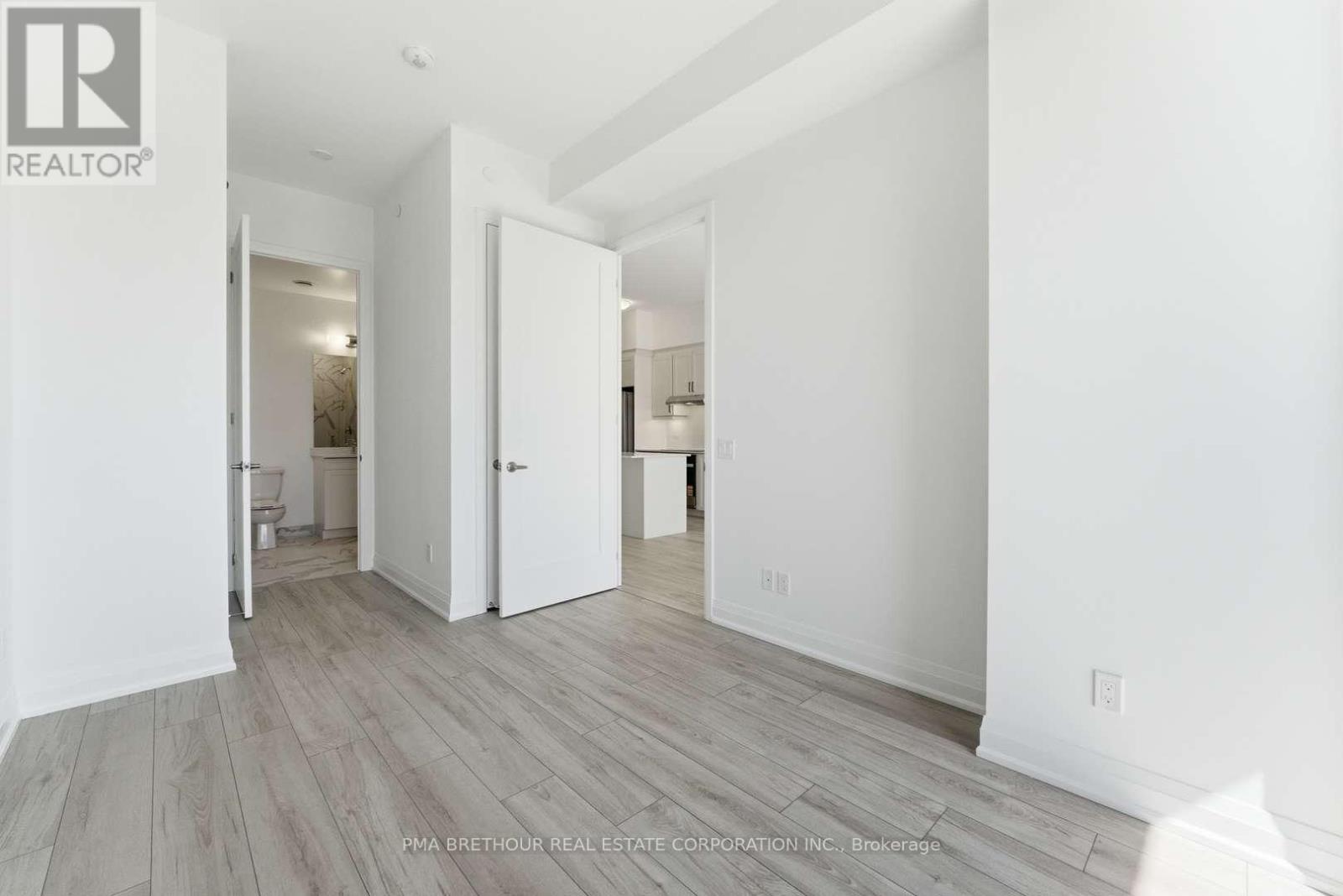 105 - 1035 Southdown Road, Mississauga, Ontario  L5J 0A2 - Photo 4 - W13215394