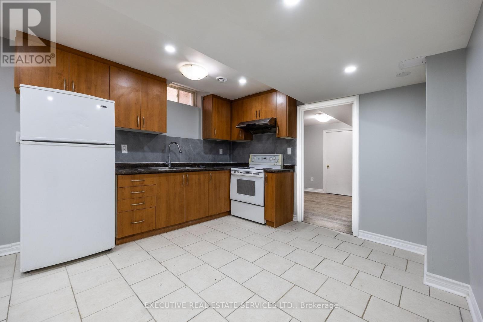 6 Gosling (Basement) Street, Brampton, Ontario  L6Y 0T6 - Photo 5 - W13215442