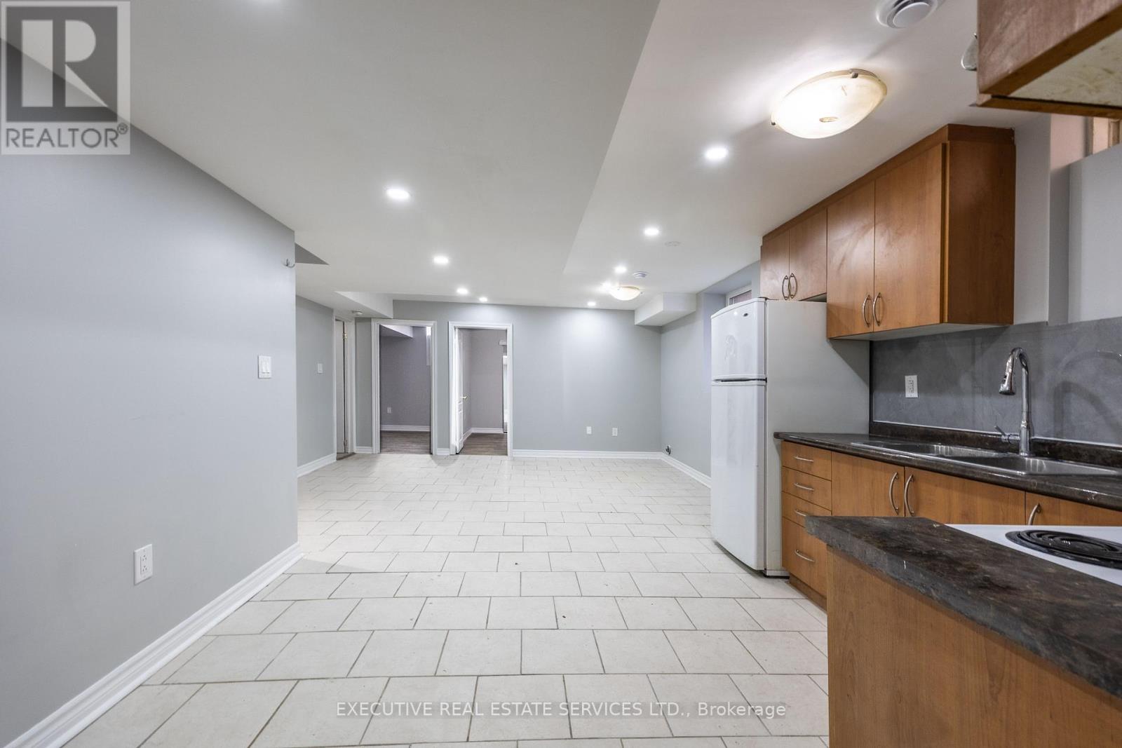 6 Gosling (Basement) Street, Brampton, Ontario  L6Y 0T6 - Photo 7 - W13215442