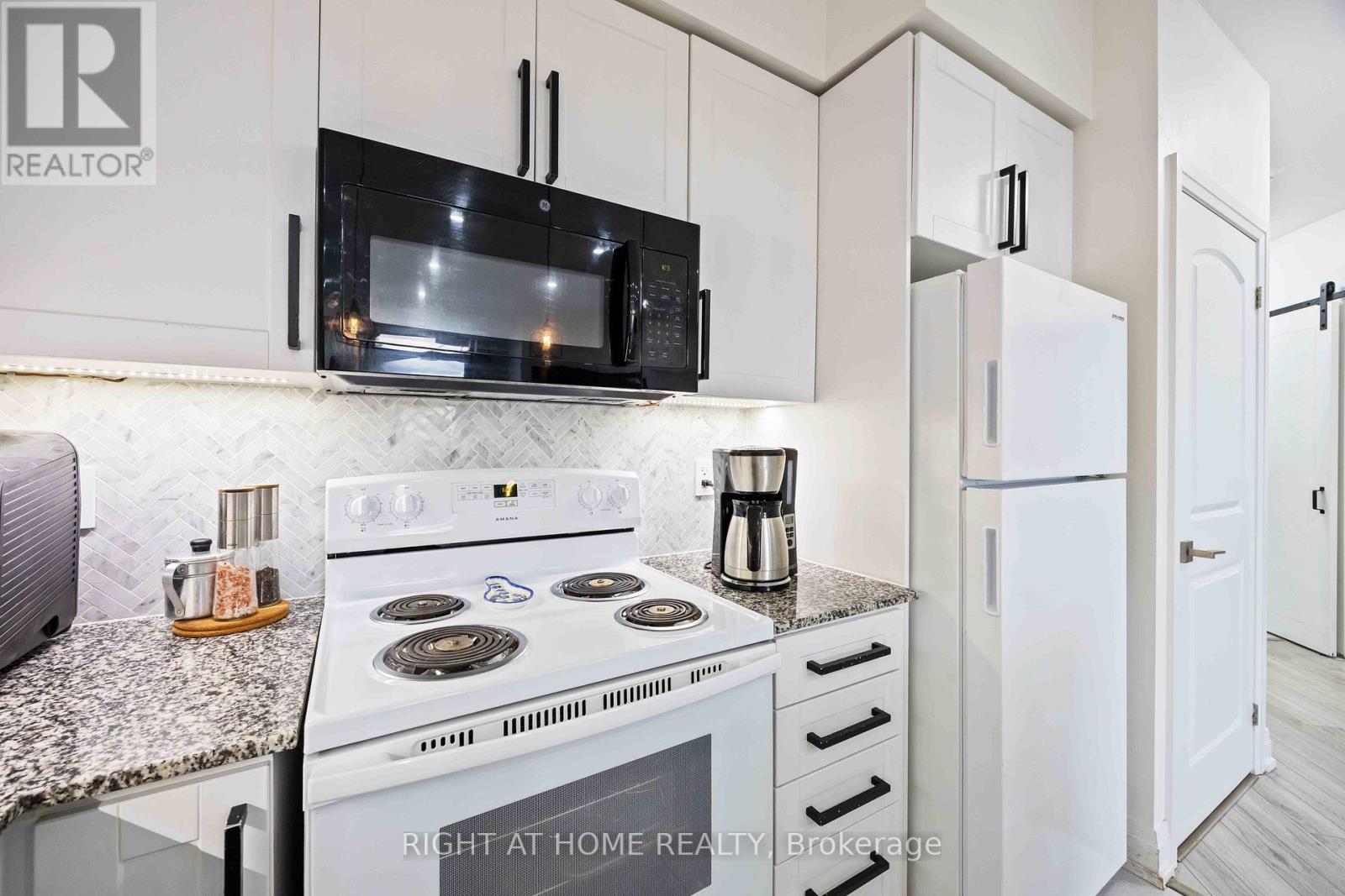 1521 - 1060 Sheppard Avenue W, Toronto, Ontario  M3J 0G7 - Photo 20 - W13215478