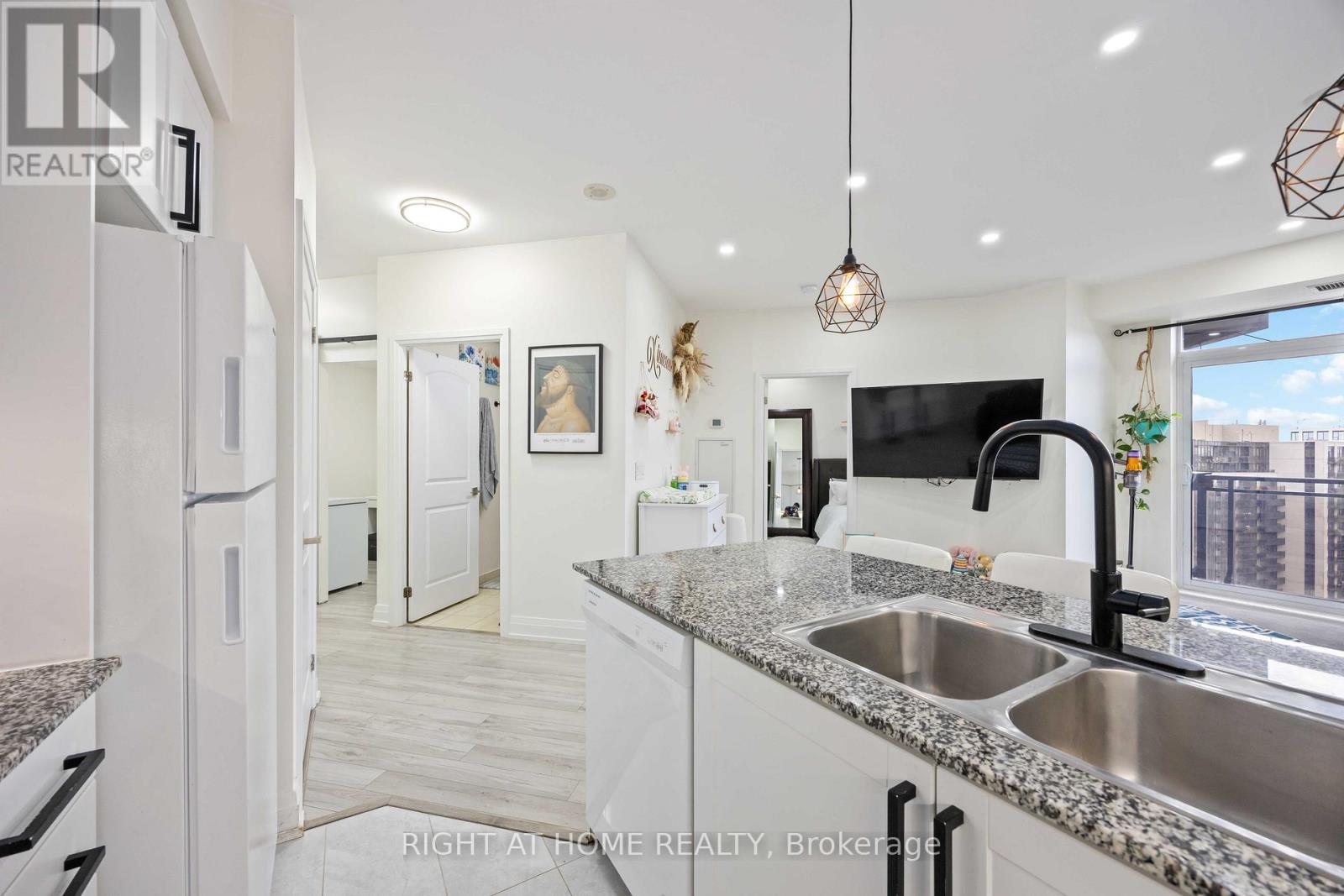 1521 - 1060 Sheppard Avenue W, Toronto, Ontario  M3J 0G7 - Photo 21 - W13215478