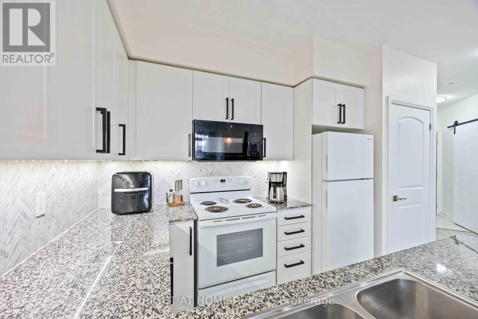 1521 - 1060 Sheppard Avenue W, Toronto, Ontario  M3J 0G7 - Photo 23 - W13215478