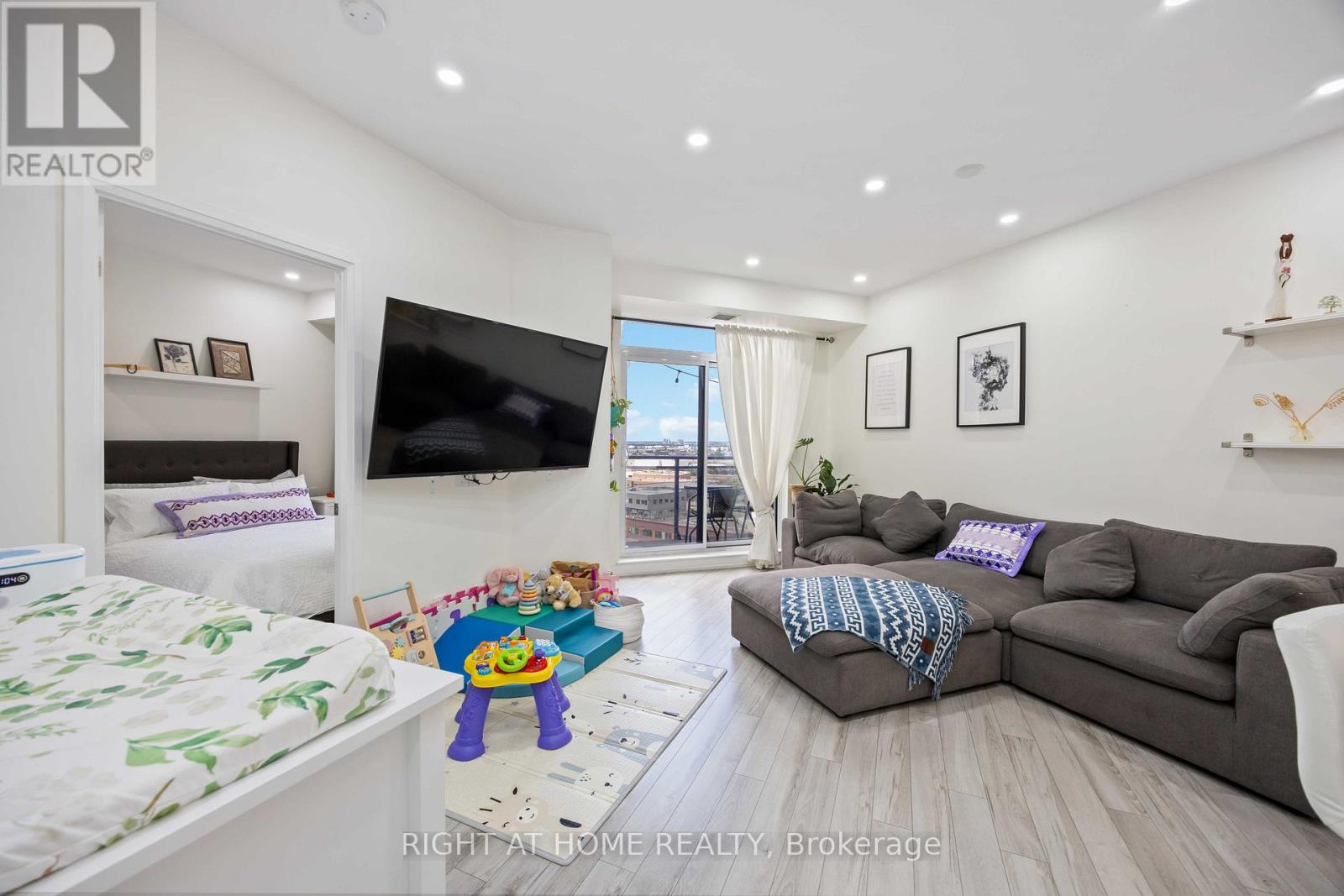 1521 - 1060 Sheppard Avenue W, Toronto, Ontario  M3J 0G7 - Photo 37 - W13215478