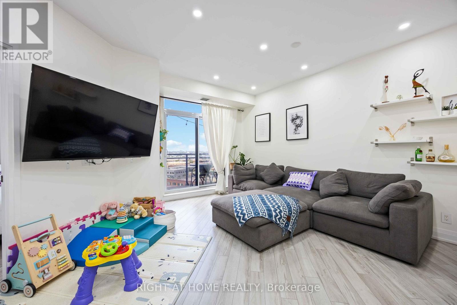 1521 - 1060 Sheppard Avenue W, Toronto, Ontario  M3J 0G7 - Photo 38 - W13215478