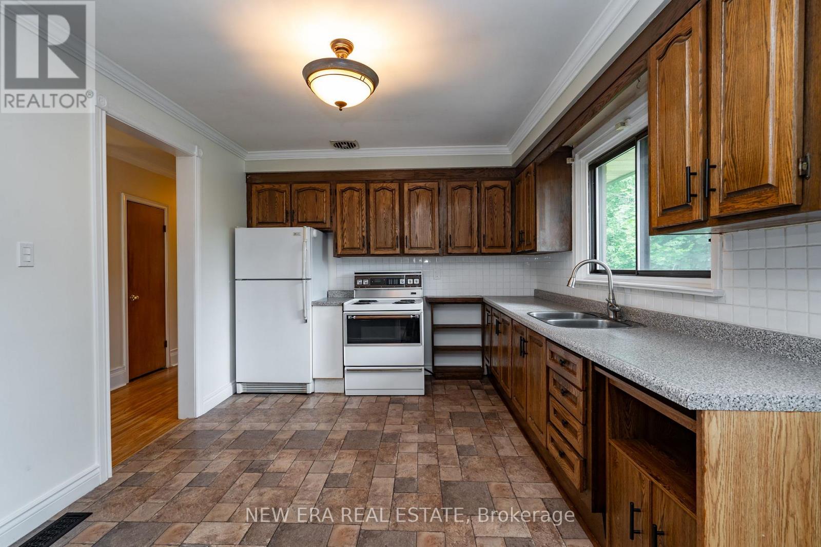 1553 Wembury Road, Mississauga, Ontario  L5J 2L8 - Photo 11 - W13215486