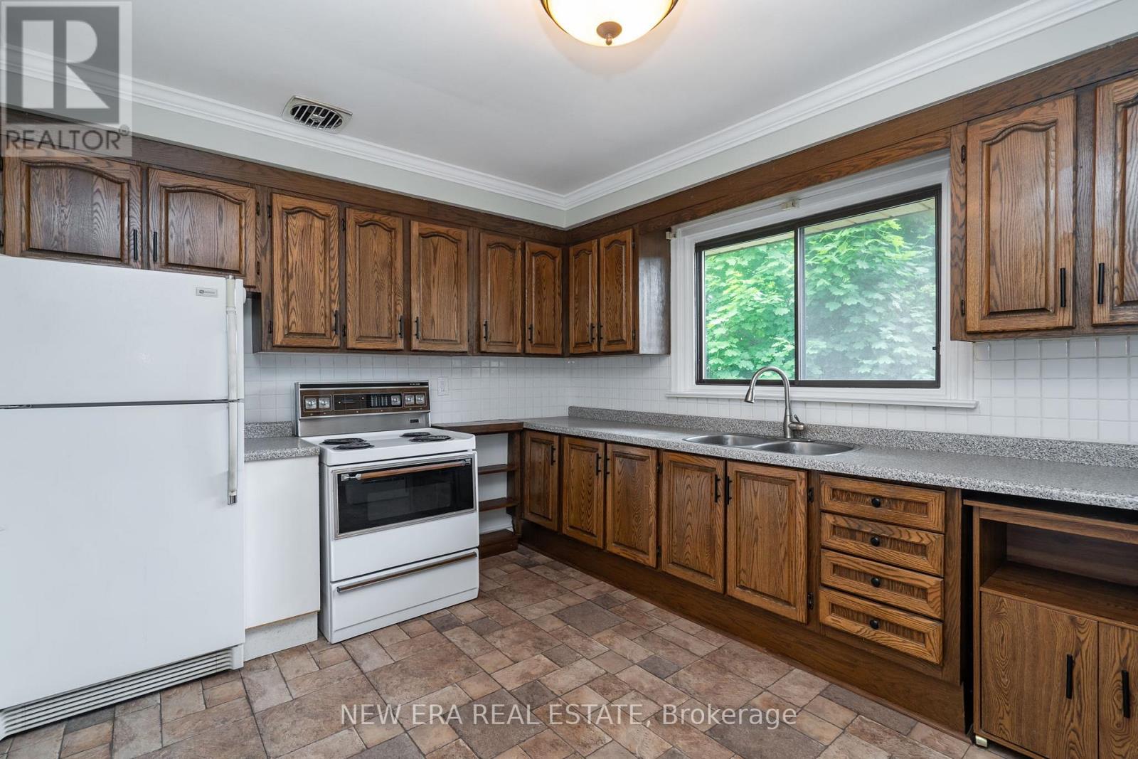 1553 Wembury Road, Mississauga, Ontario  L5J 2L8 - Photo 13 - W13215486