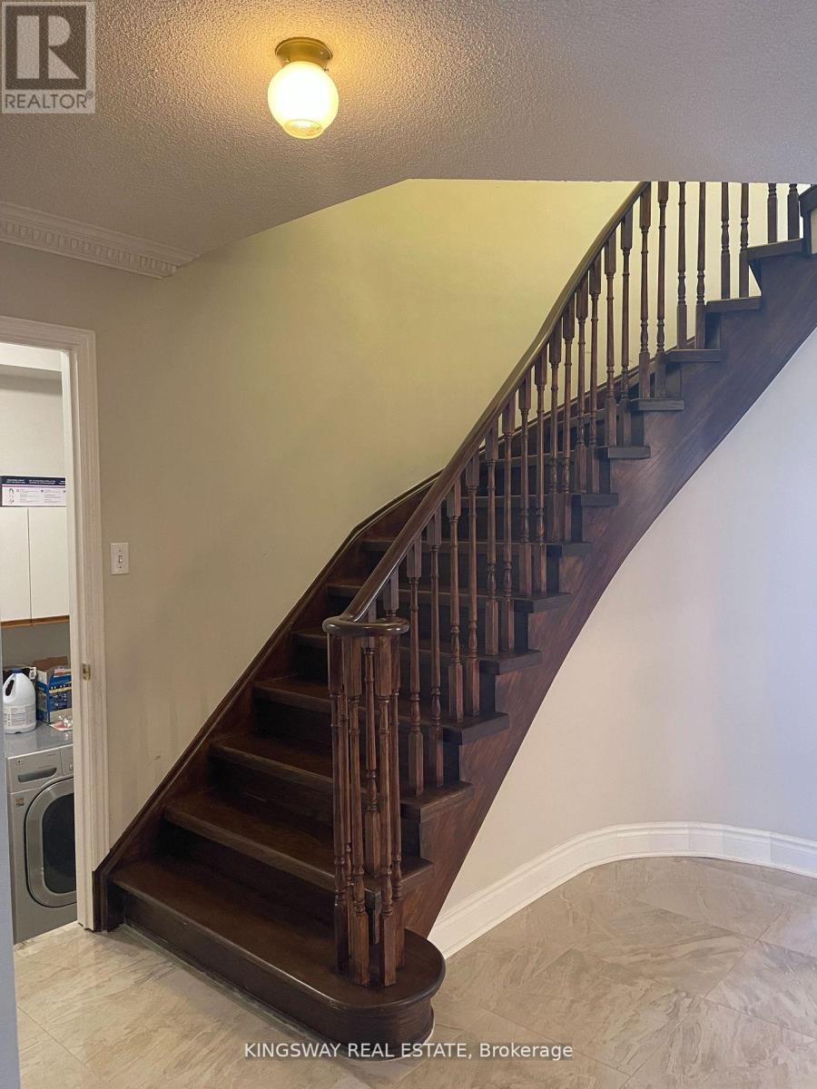 Main - 5933 Hemingway Road, Mississauga, Ontario  L5M 5M1 - Photo 3 - W13215518