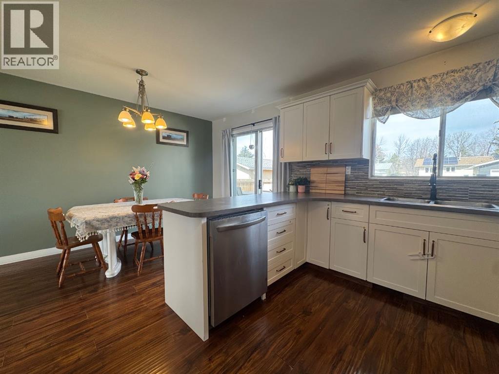 5718 Marler Drive, Camrose, Alberta  T4V 2S8 - Photo 8 - A2307102