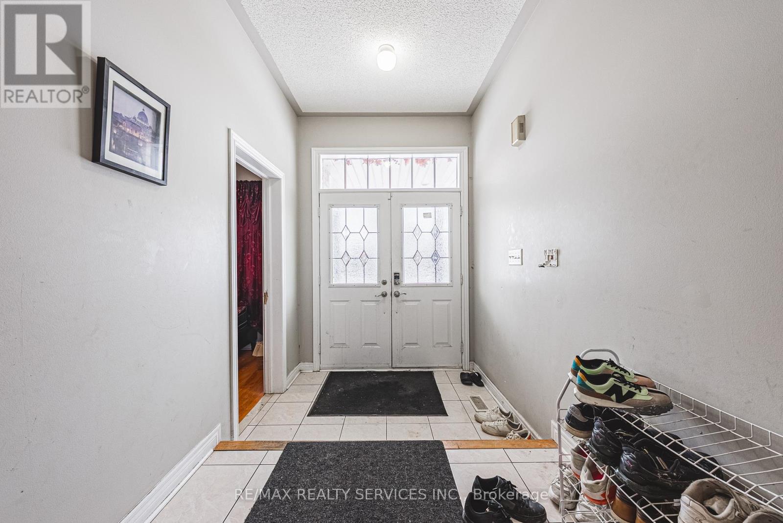 66 Citadel Crescent, Brampton, Ontario  L6P 1X8 - Photo 3 - W13215288