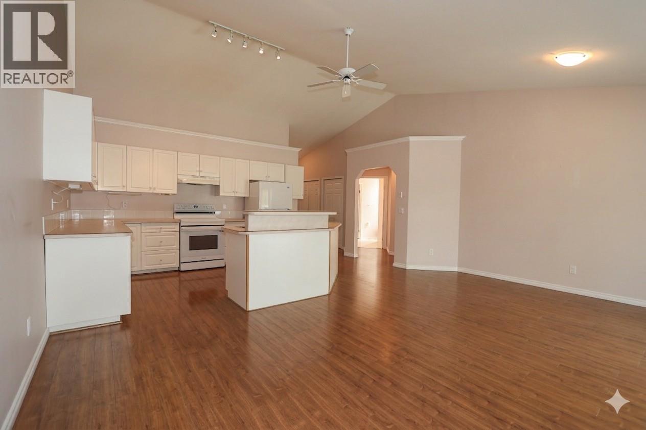 2775 Rotary Drive, Kimberley, British Columbia V1A 3E4 - Photo 2 - 10388753