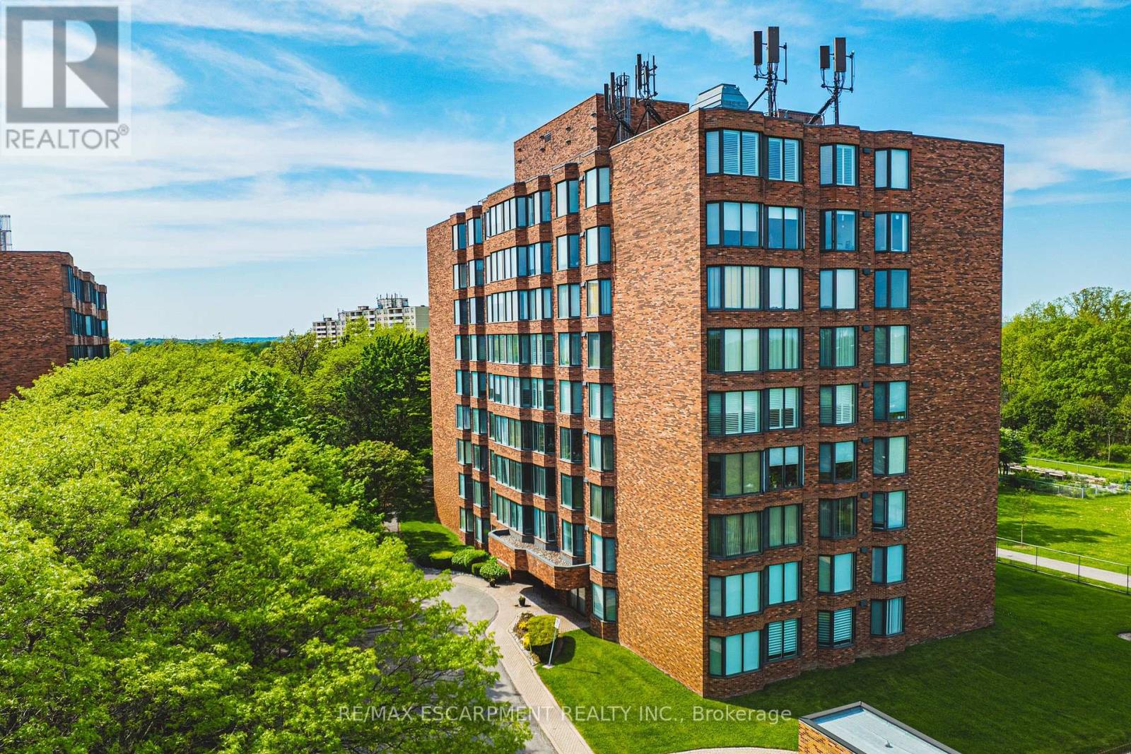 103 - 180 Limeridge Road W, Hamilton, Ontario  L9C 7H7 - Photo 1 - X13215476