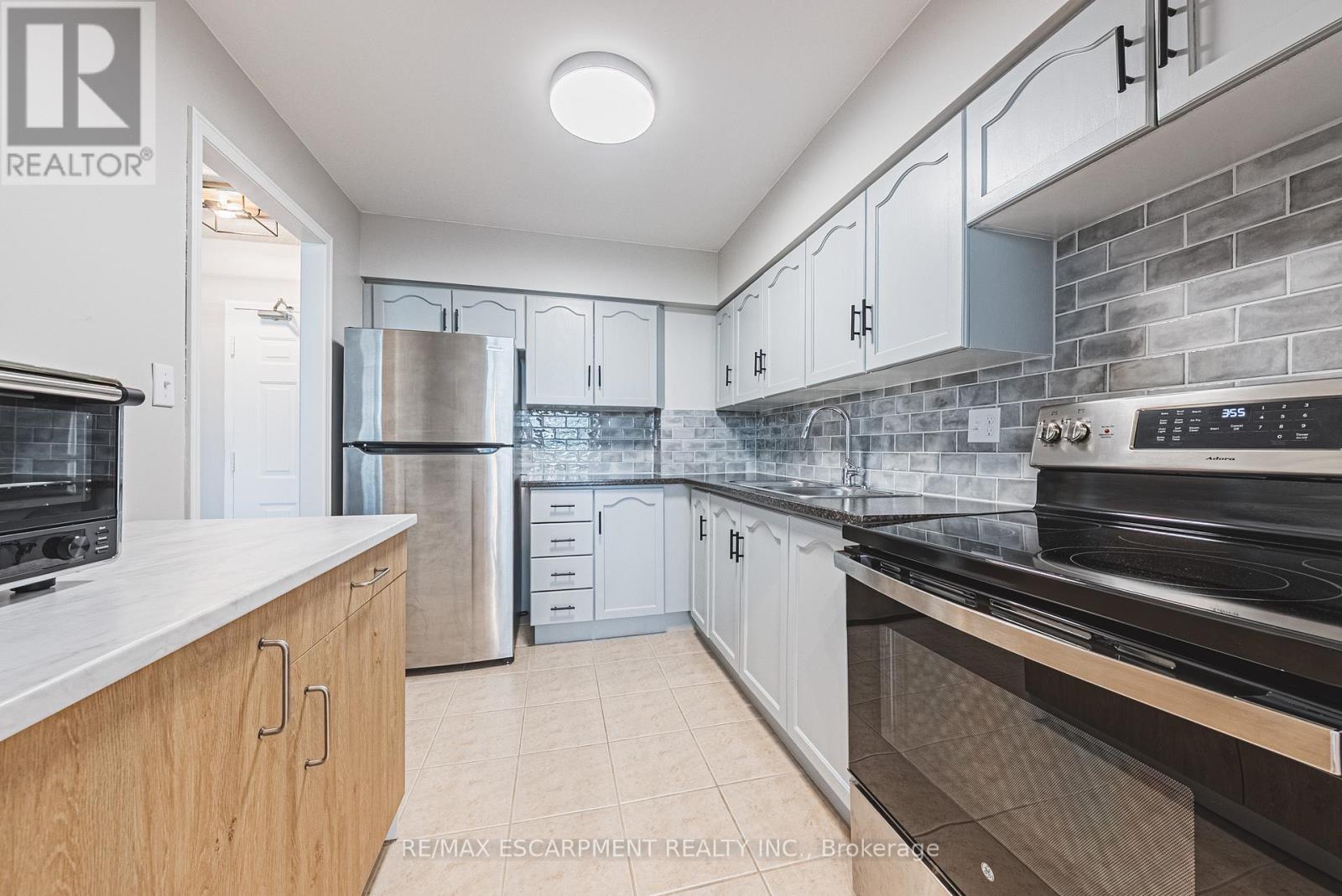 103 - 180 Limeridge Road W, Hamilton, Ontario  L9C 7H7 - Photo 4 - X13215476