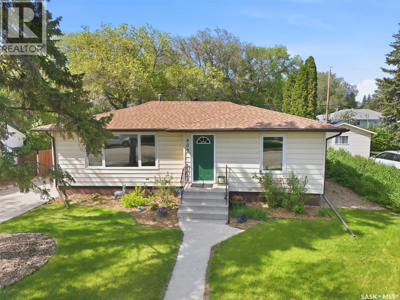 403 Willow Street E, Saskatoon, Saskatchewan  S7J 0C7 - Photo 1 - SK037482