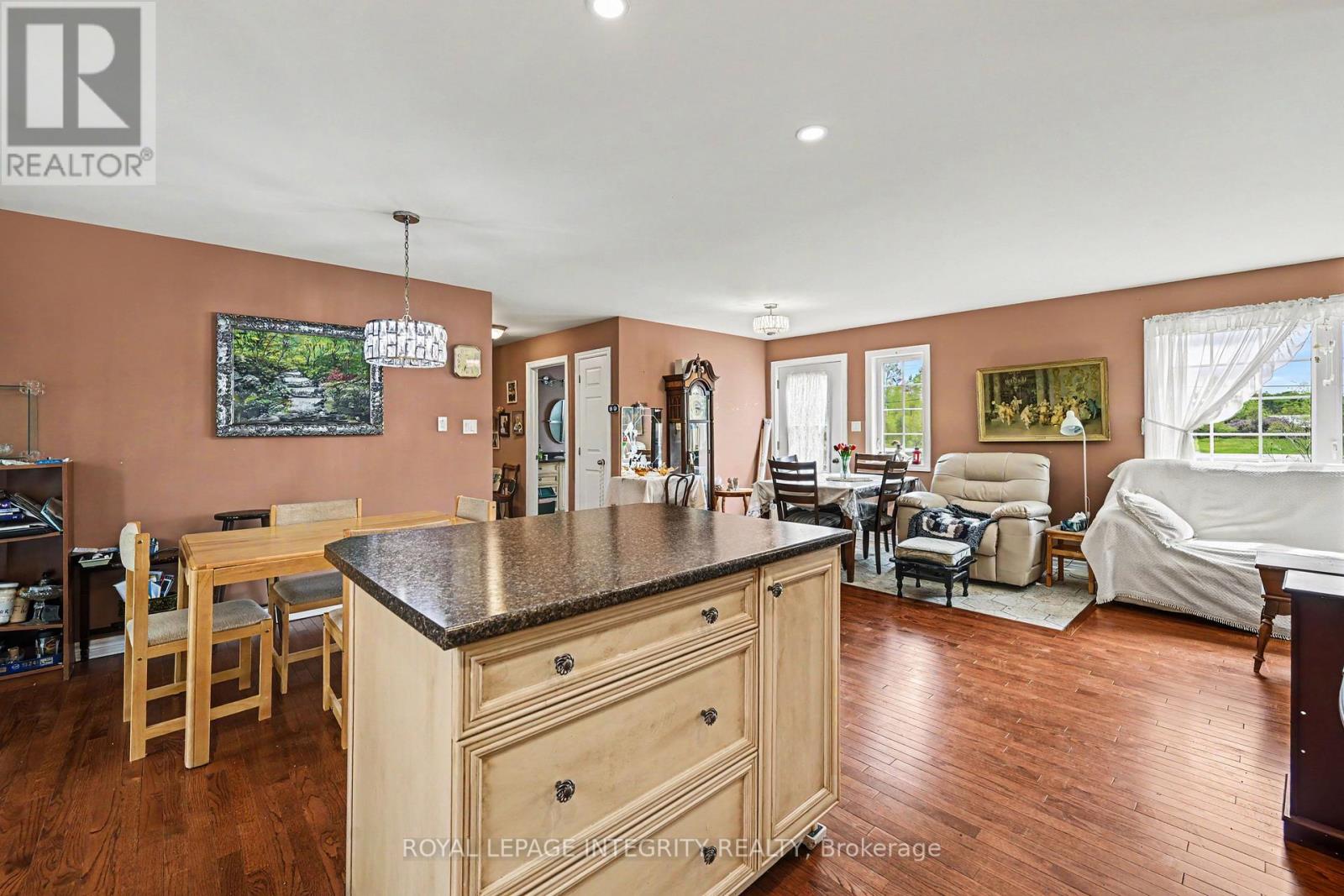 8688 Hwy 511 Highway, Lanark Highlands, Ontario  K0G 1K0 - Photo 17 - X12719020