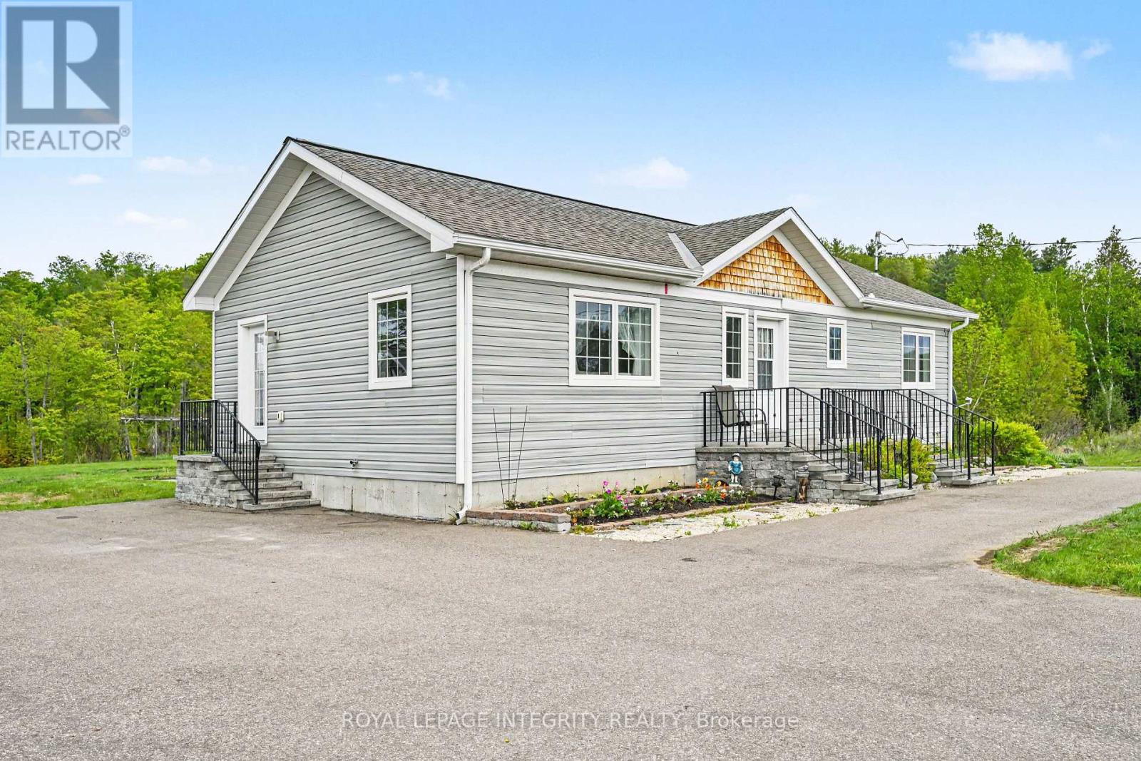 8688 Hwy 511 Highway, Lanark Highlands, Ontario  K0G 1K0 - Photo 2 - X12719020