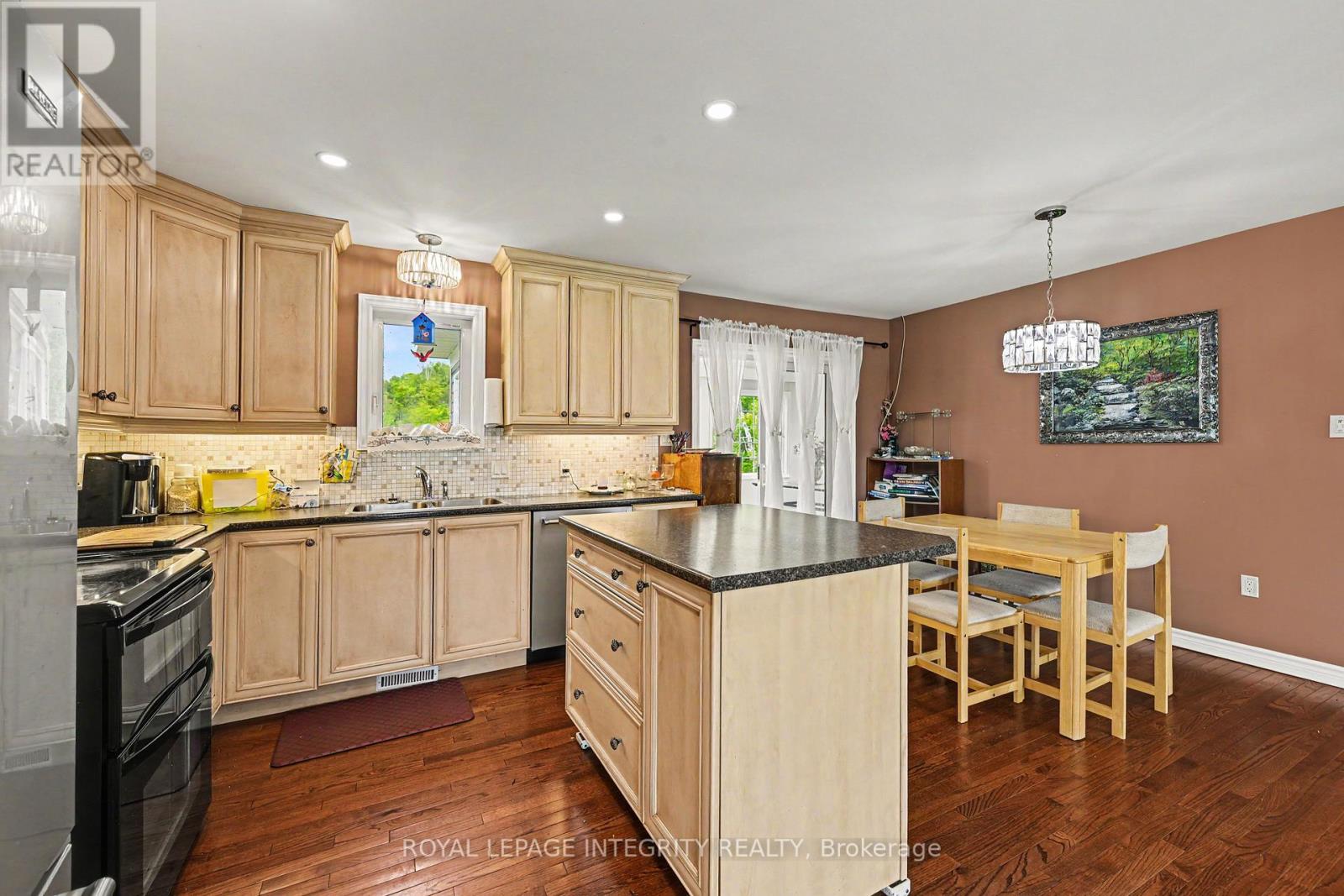 8688 Hwy 511 Highway, Lanark Highlands, Ontario  K0G 1K0 - Photo 18 - X12719020