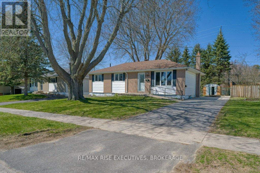 2 - 795 Aylmer Crescent, Kingston, Ontario  K7M 6E5 - Photo 1 - X13215692