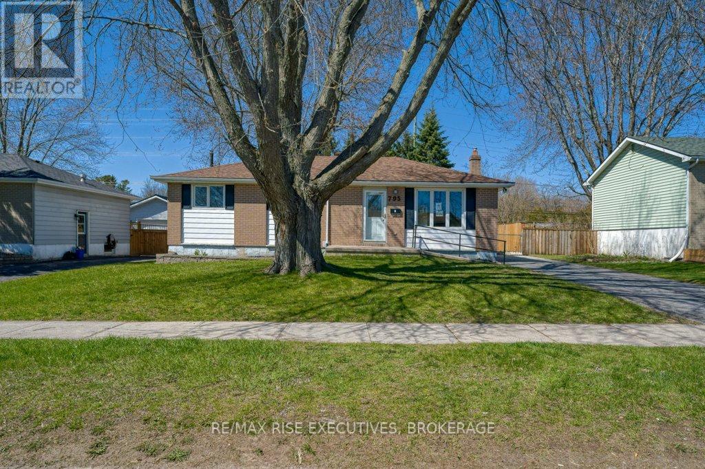 2 - 795 Aylmer Crescent, Kingston, Ontario  K7M 6E5 - Photo 2 - X13215692
