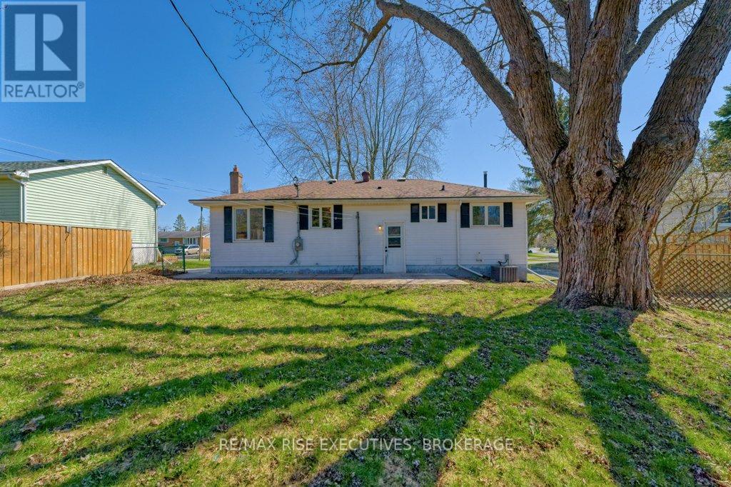 2 - 795 Aylmer Crescent, Kingston, Ontario  K7M 6E5 - Photo 22 - X13215692
