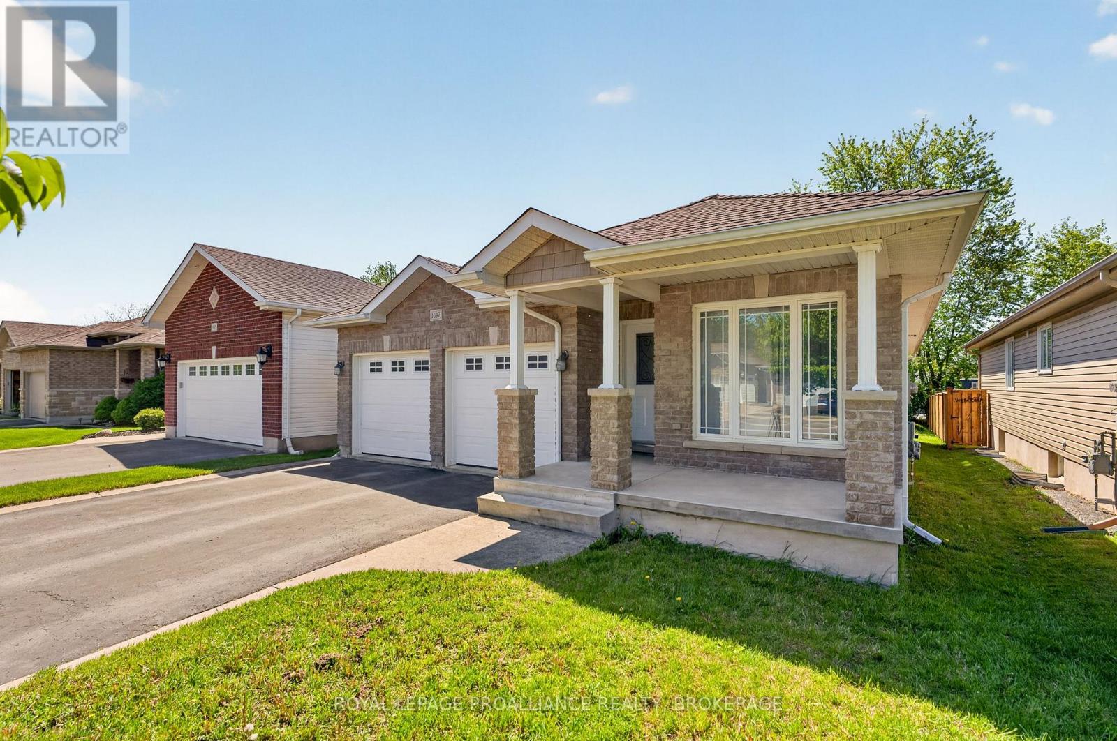 1097 Crossfield Avenue, Kingston, Ontario  K7P 0G7 - Photo 2 - X13215714