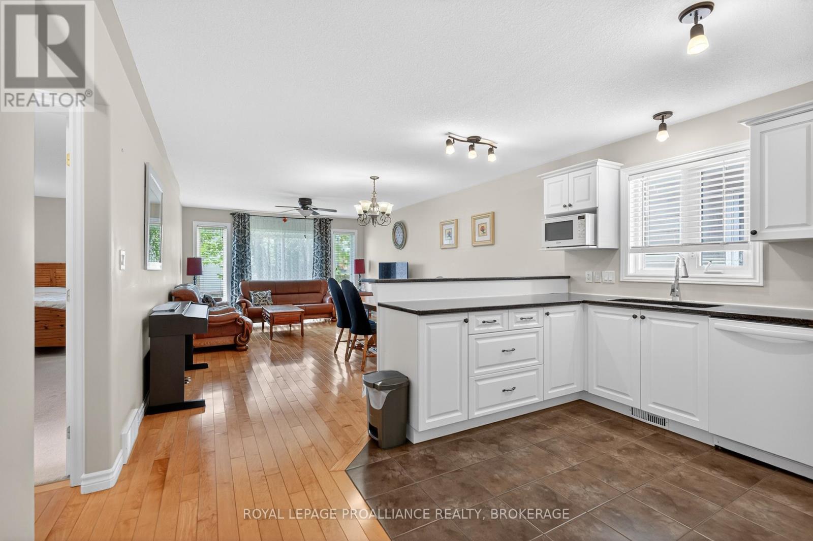 1097 Crossfield Avenue, Kingston, Ontario  K7P 0G7 - Photo 8 - X13215714