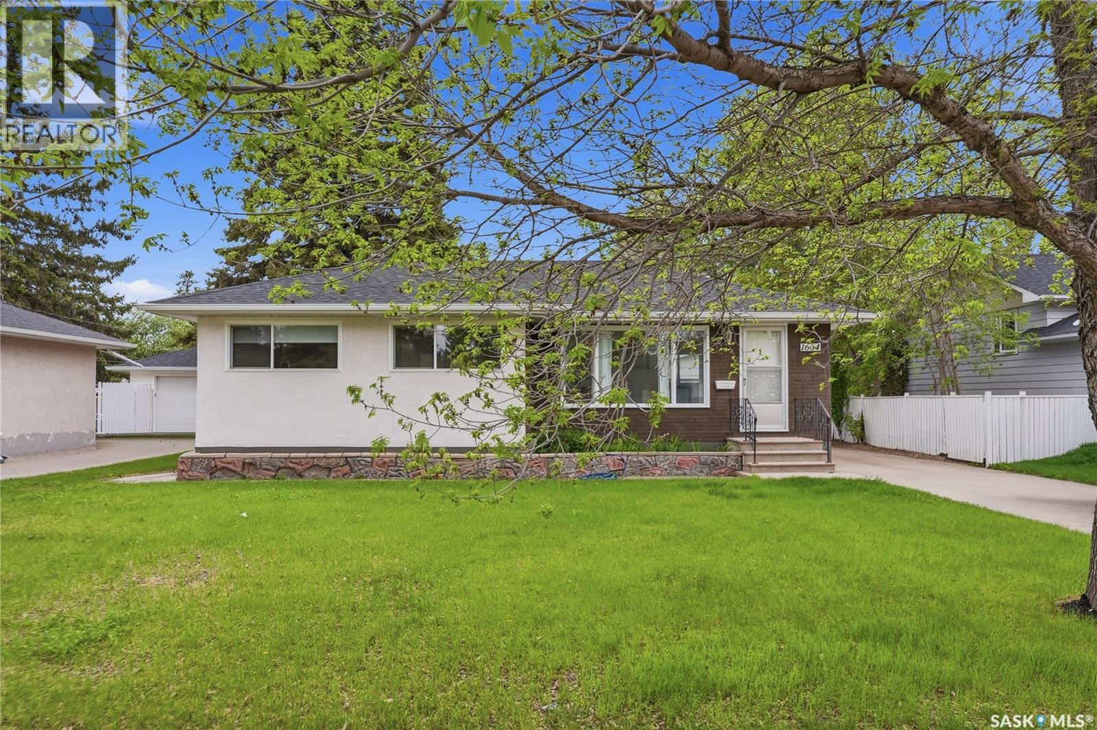 1604 Preston AVENUE S, Saskatoon, Saskatchewan