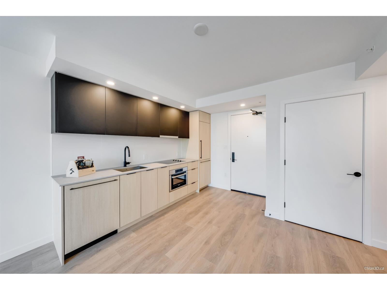 1710 13738 Central Avenue, Surrey, British Columbia  V3T 0X5 - Photo 4 - R3129316