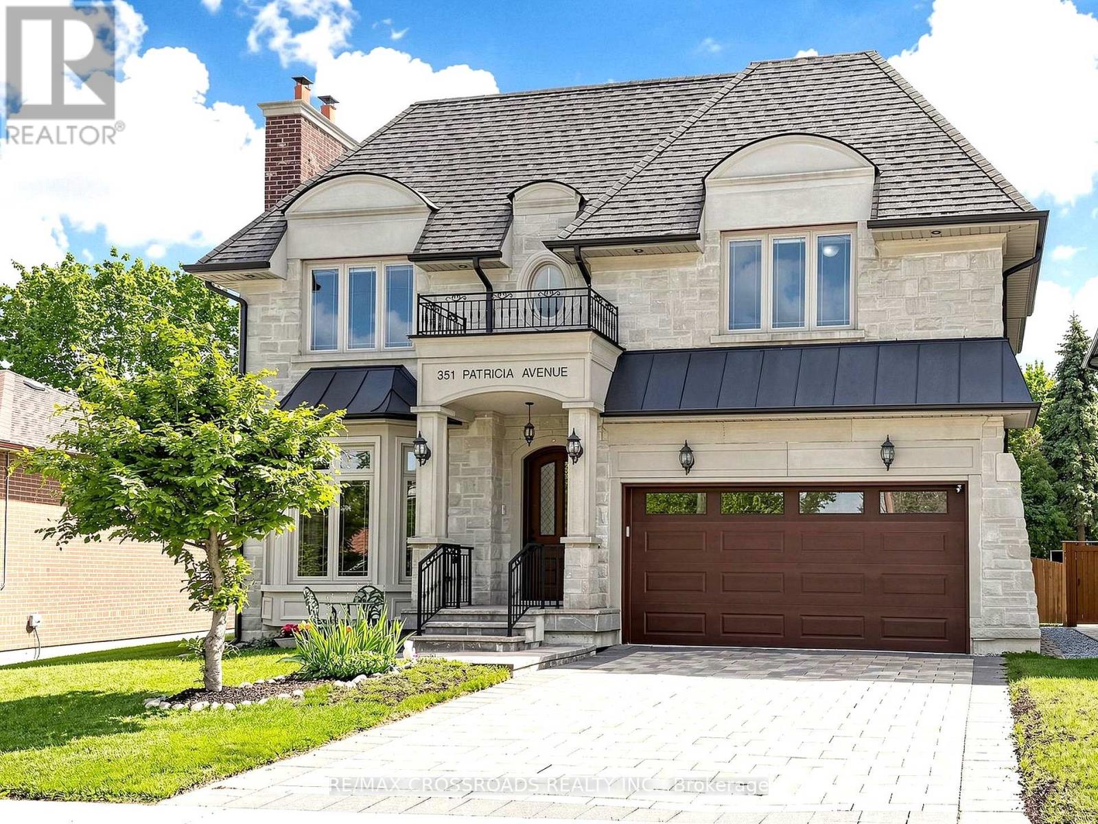 351 PATRICIA AVENUE, Toronto, Ontario