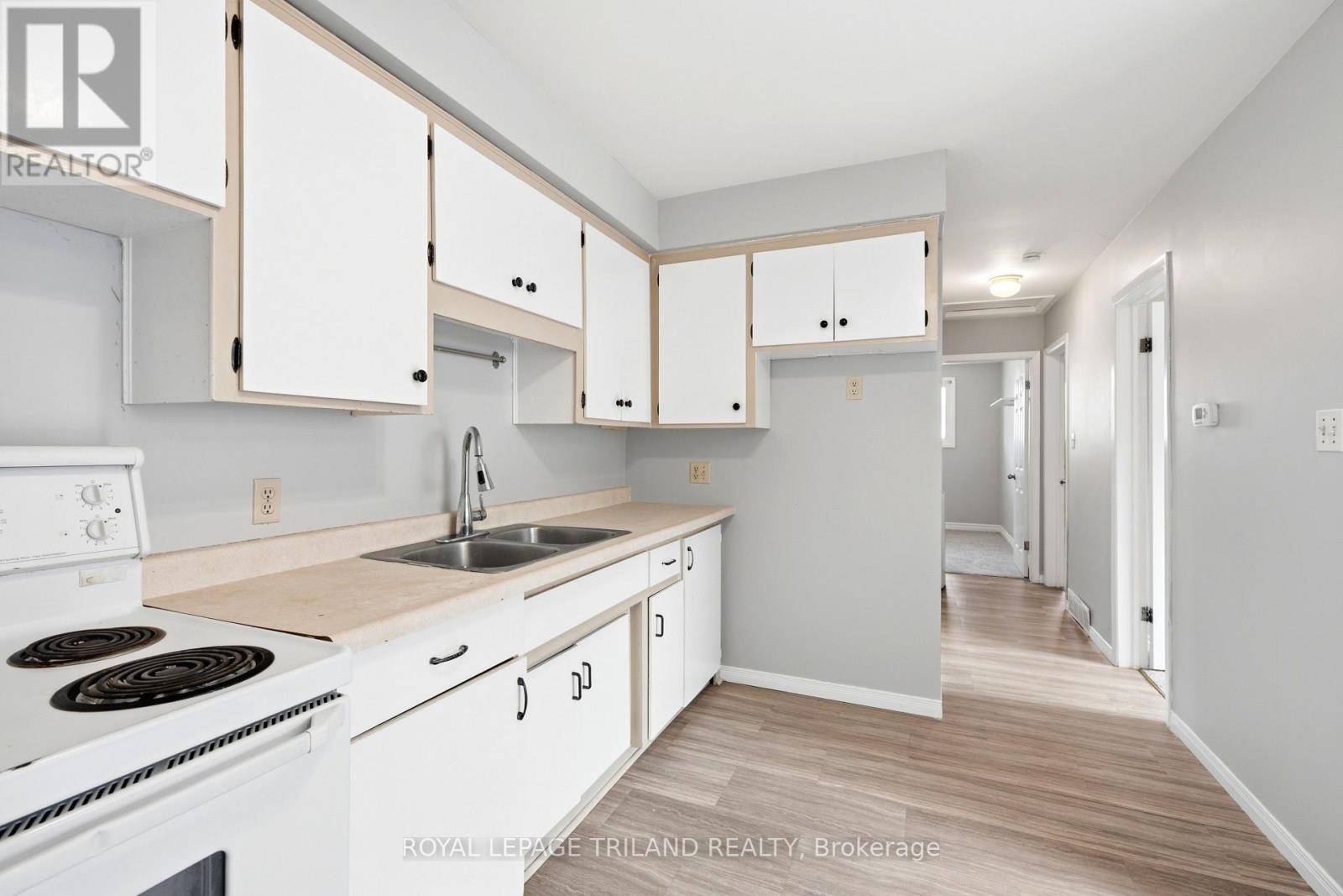 A - 195b Cedarvale Crescent, Waterloo, Ontario  N2L 4T3 - Photo 8 - X13215562